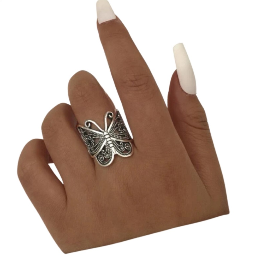 💍 Butterfly Ring